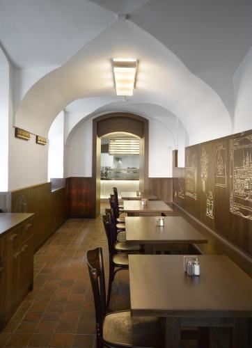 Lejlighedshotel Orea Place Charles Bridge 4*